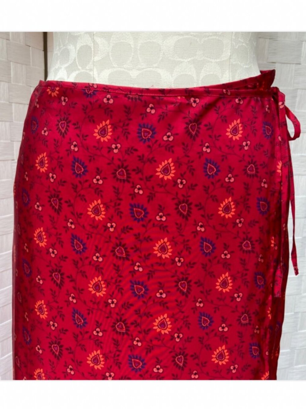 Vintage Express 100% Silk Floral Red Wrap Maxi Skirt Size 6 - Picture 6 of 15